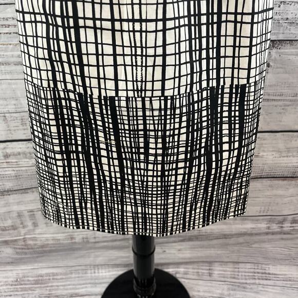 Worthington Skirt size 10 Ivory Black Plaid Pleated Knee A Line Stretch Modest - Picture 5 of 8